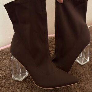 Brown Heeled Boots🤎(Make Me An Offer)